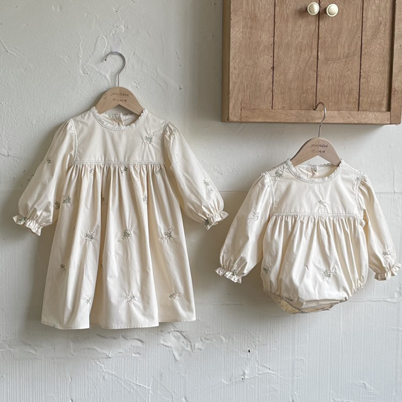 Tenue assortie couvertes pour  - Baby Clothing Crochet avis et prix