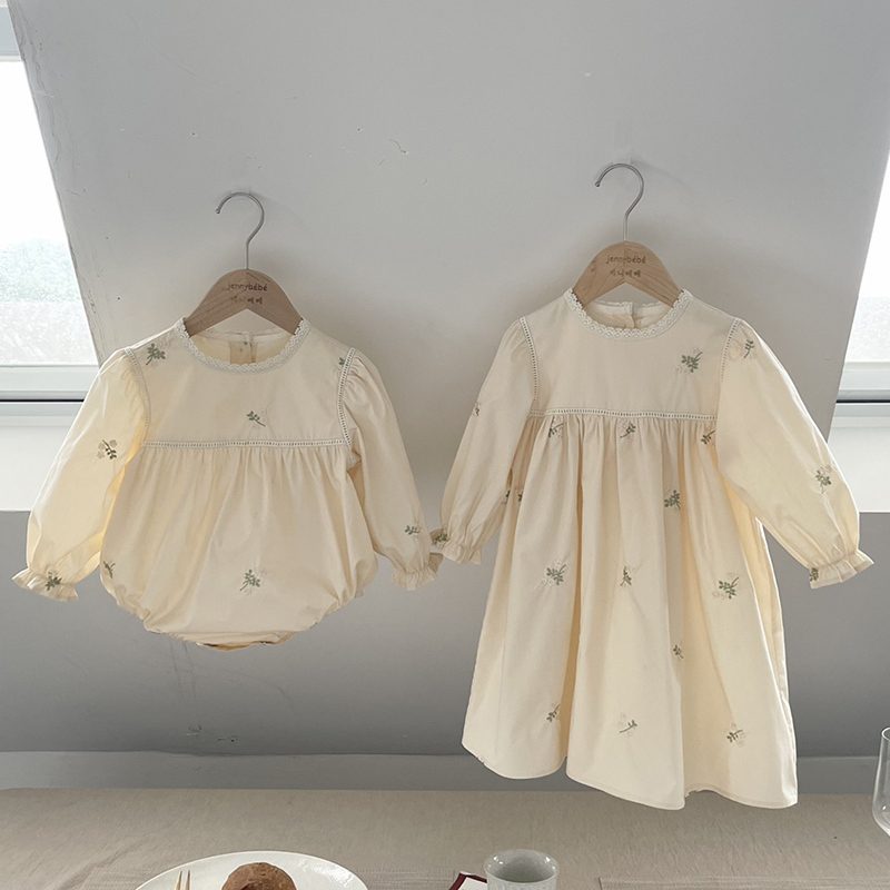 Tenue assortie couvertes pour  - Baby Clothing Crochet avis et prix